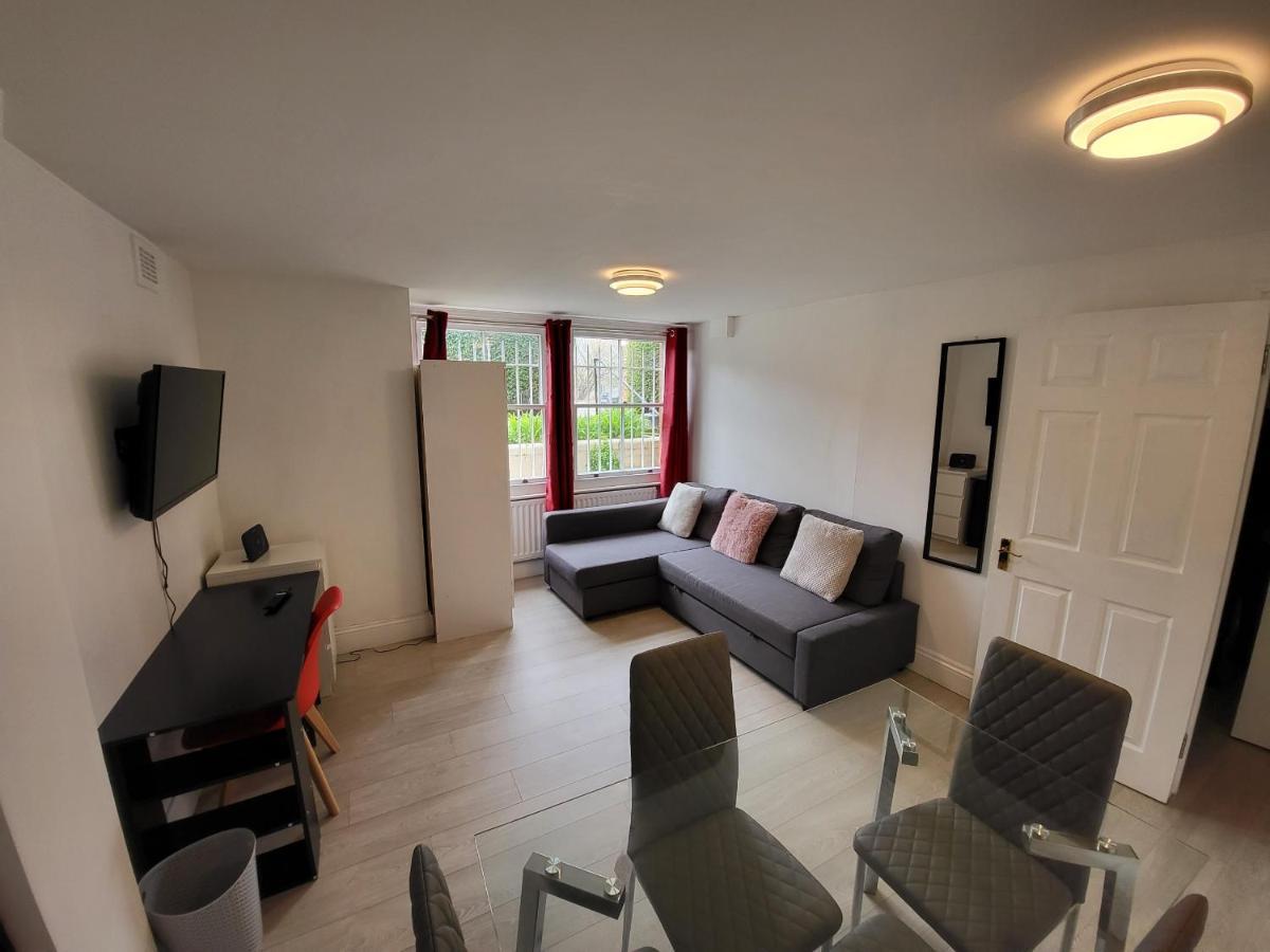 Cosy Apartment By Clapham South Underground! Londra Esterno foto
