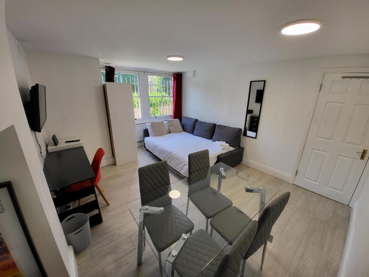 Cosy Apartment By Clapham South Underground! Londra Esterno foto
