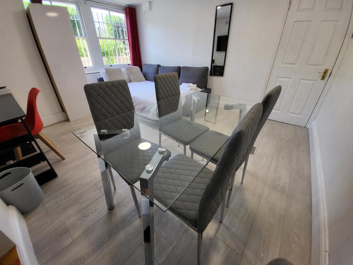 Cosy Apartment By Clapham South Underground! Londra Esterno foto
